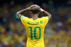  基尔史丹斯门将超常发挥，屡次化解必进球保住平局