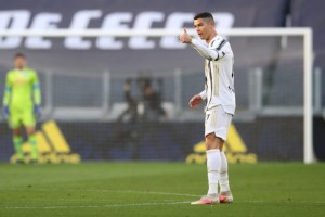  沙尔克04青训小将梅开二度终结球荒  