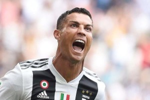  罗伊斯达成德甲三百场里程碑  