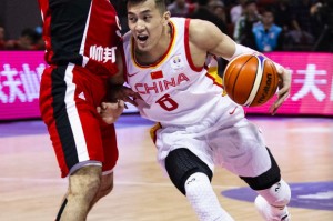  奥格斯堡防守漏洞百出，惨败给对手送上三分